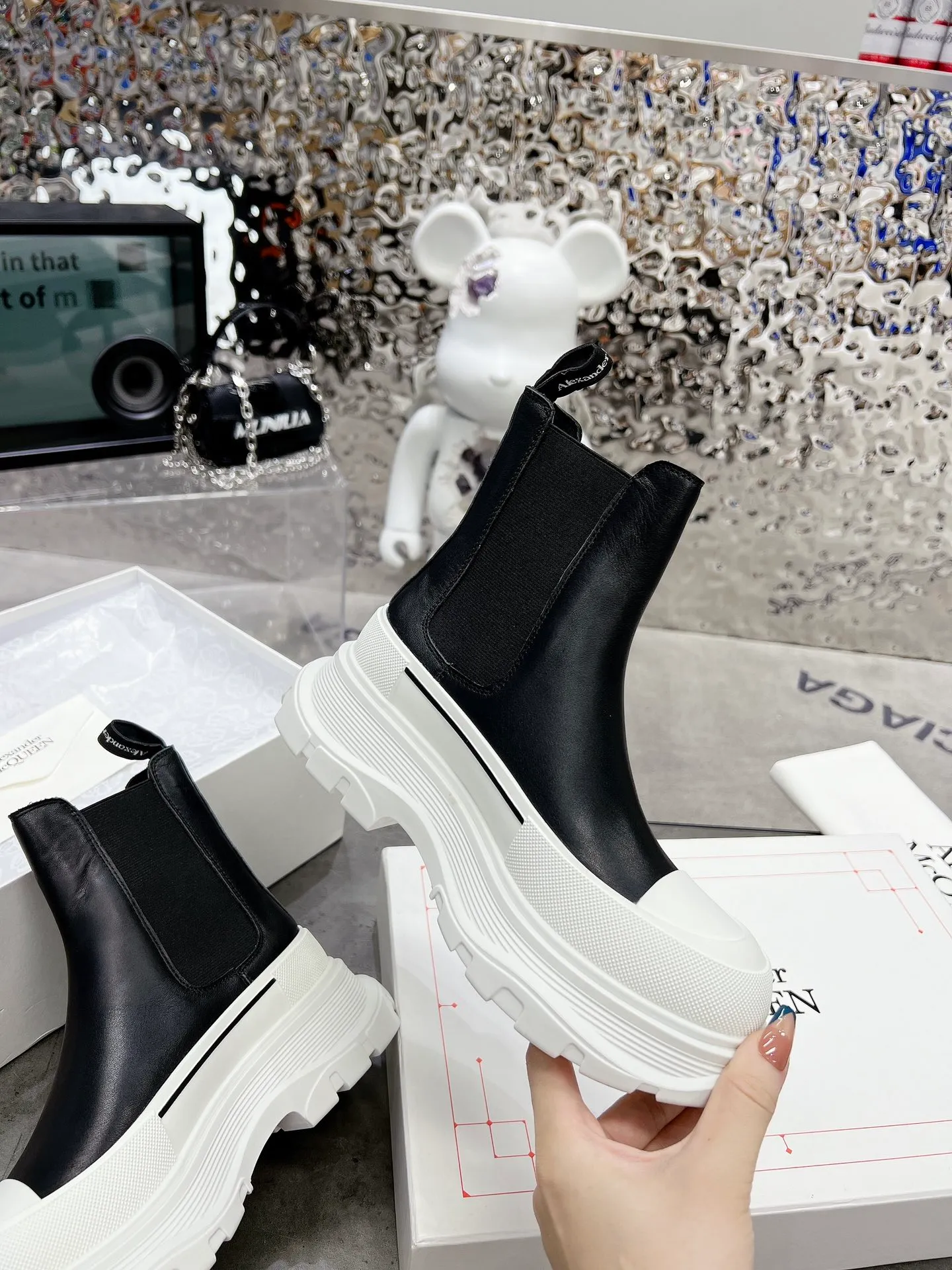 👟👟Ex-factory price 560👟👟 𝐀𝐥𝐞𝐱𝐚𝐧𝐝𝐞𝐫 𝐌𝐜𝐐𝐔𝐄𝐄𝐍 McQueen·Classic versatile Chelsea boots Size 34-41